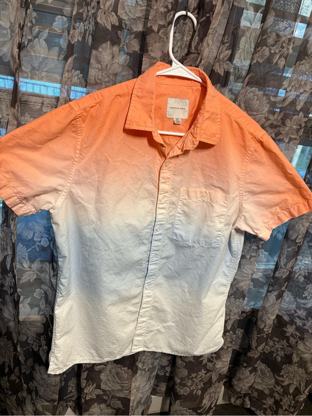 American Eagle Outfitters Men’s Orange to White/blue Ombre Short-Sleeve Shirt